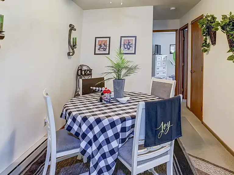Oak Hill Apartments- Hill Ave. — Photo 19