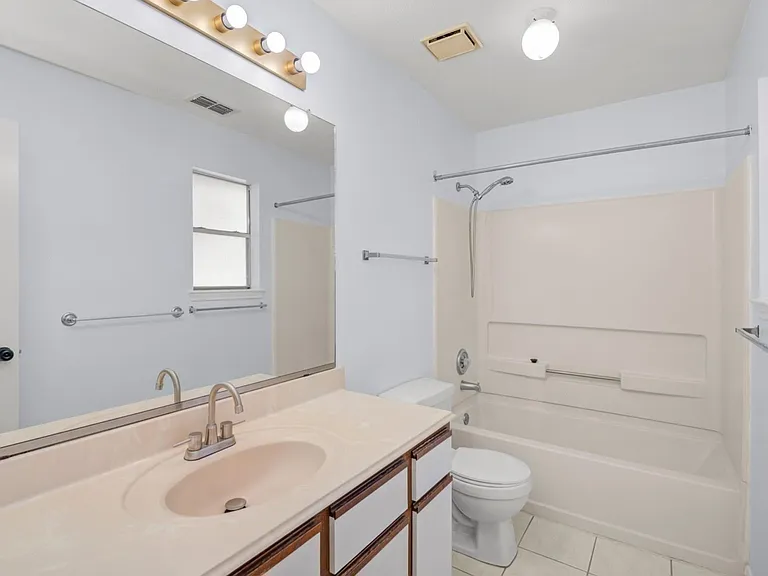 17050 Clan Macintosh Dr — Photo 22