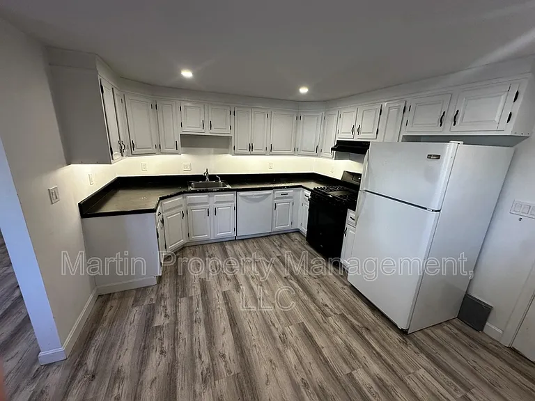15 Walsh Rd — Photo 3