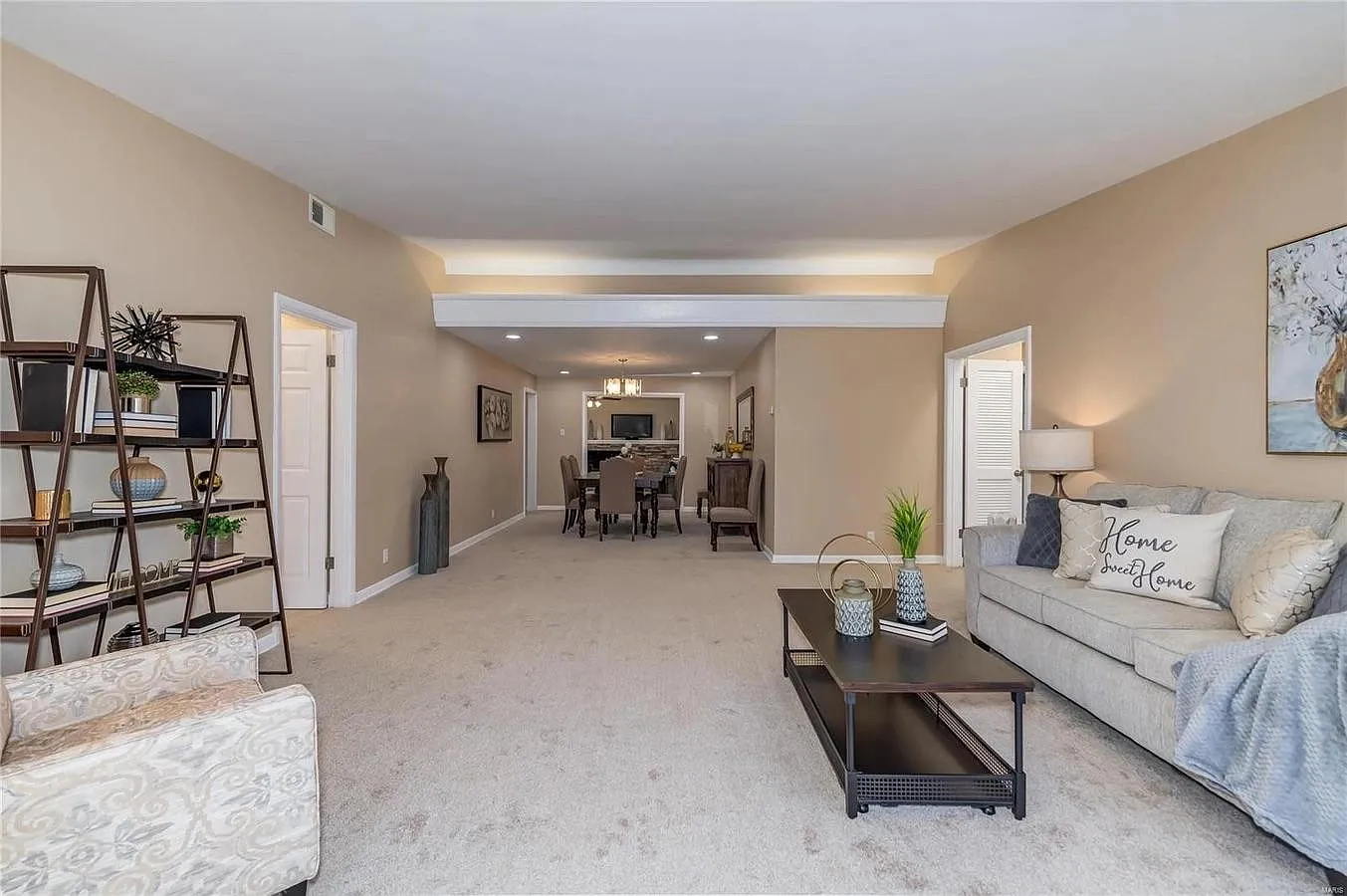 934 Briarwood Ln — Photo 4