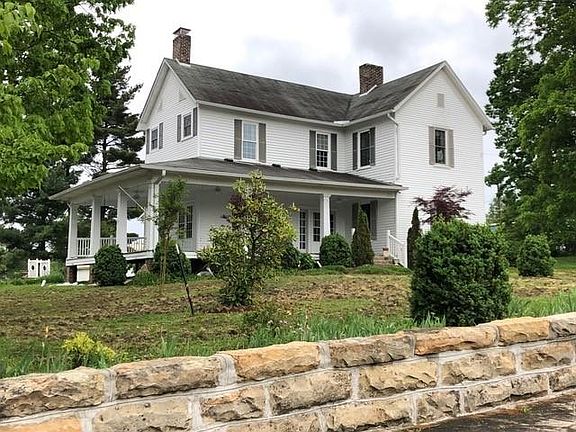 2nd image of 208 S Holly St