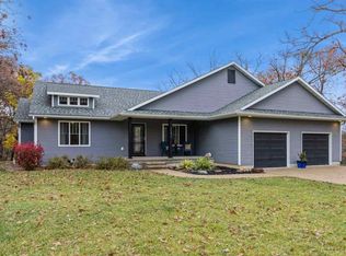 3092 Sandy Beach Rd NE, Solon, IA 52333