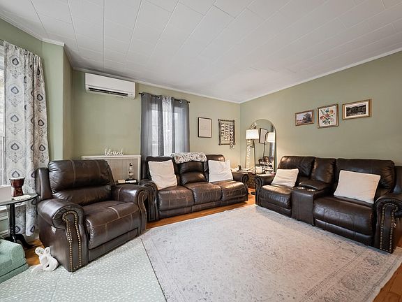 4th image of 362 N State Street