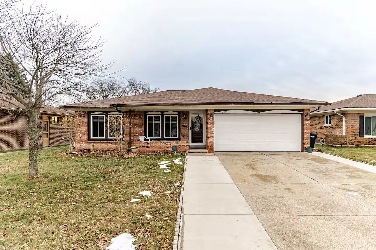 3 bed, 2704 sqft, $2,700 — Photo 1