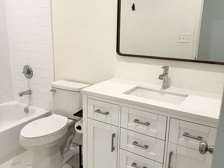 Main level bath