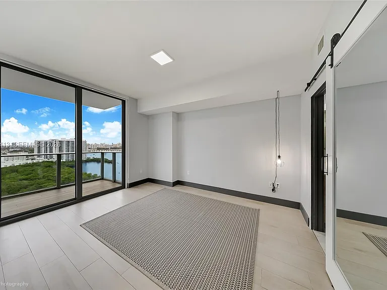 16385 Biscayne Blvd #2205 — Photo 10