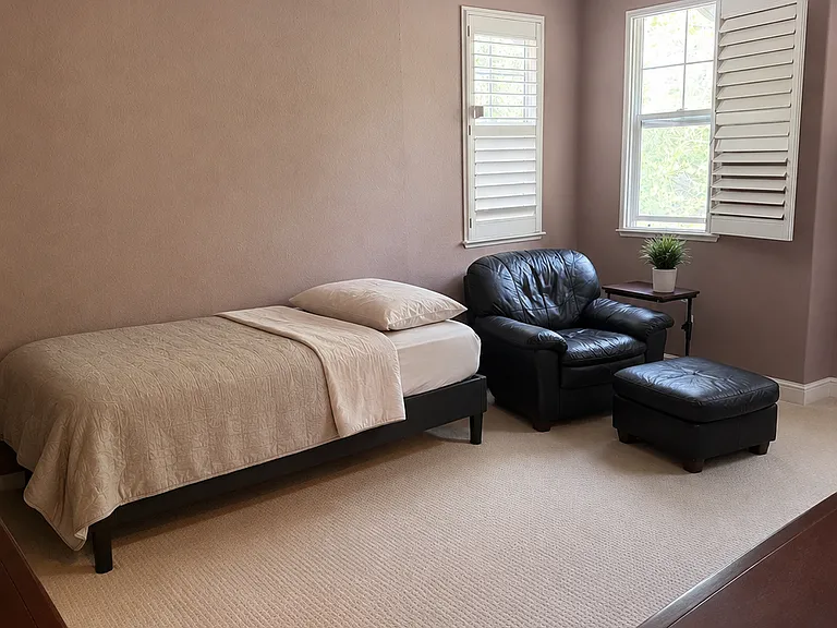 1611 Arianna Ln — Photo 12