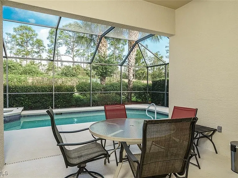 10082 Oakhurst Way — Photo 16