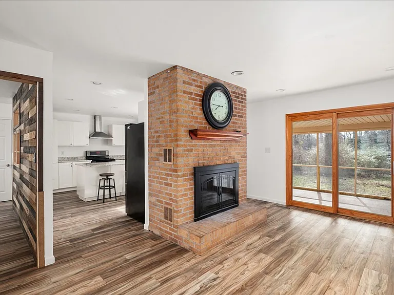 10 James Dr — Photo 10