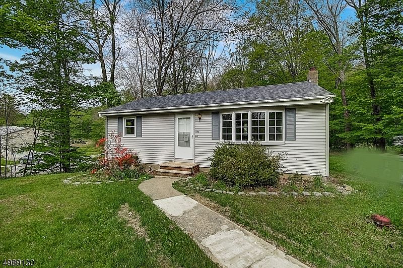 1st image of 544 Old Homestead Dr