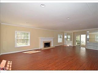 4th image of 549 Moreno Ave
