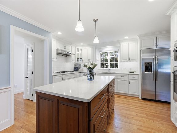 2nd image of 73 Duxbury Ln