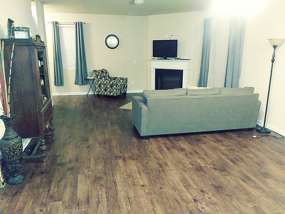 4th image of 8305 Regent St