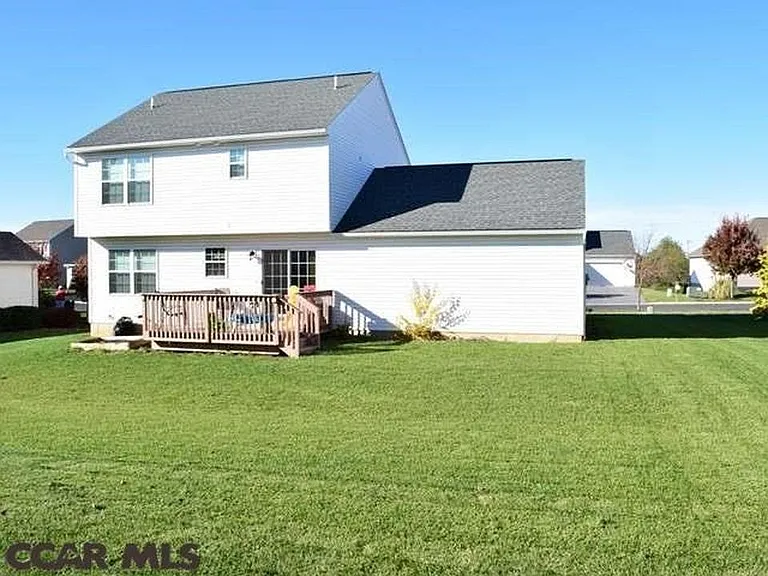 461 Hawknest Rd — Photo 11