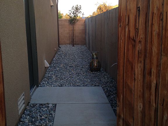 Side yard w/garage door access