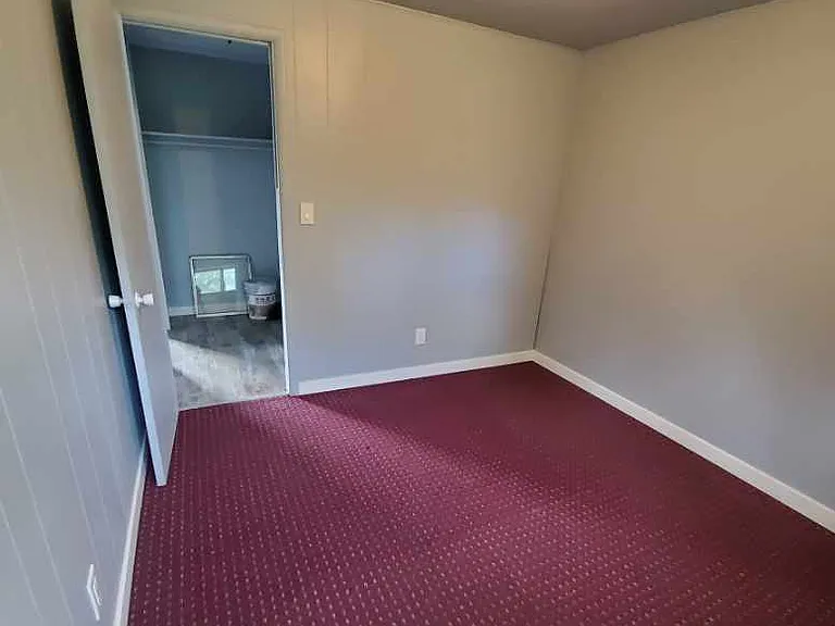 305 W Main St — Photo 8