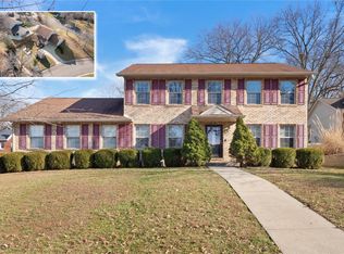 9 Foxmoor, Lebanon, IL 62254