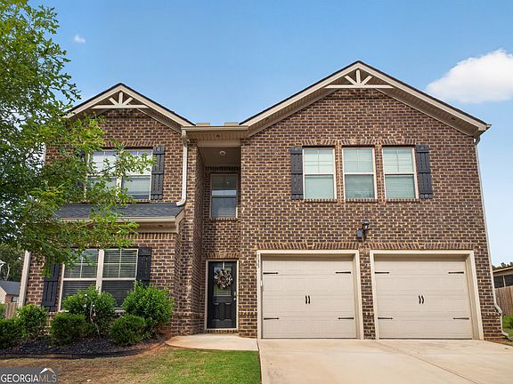 2nd image of 135 Twin Lakes Dr