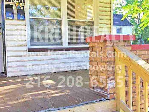 3rd image of 11917 Forest Ave
