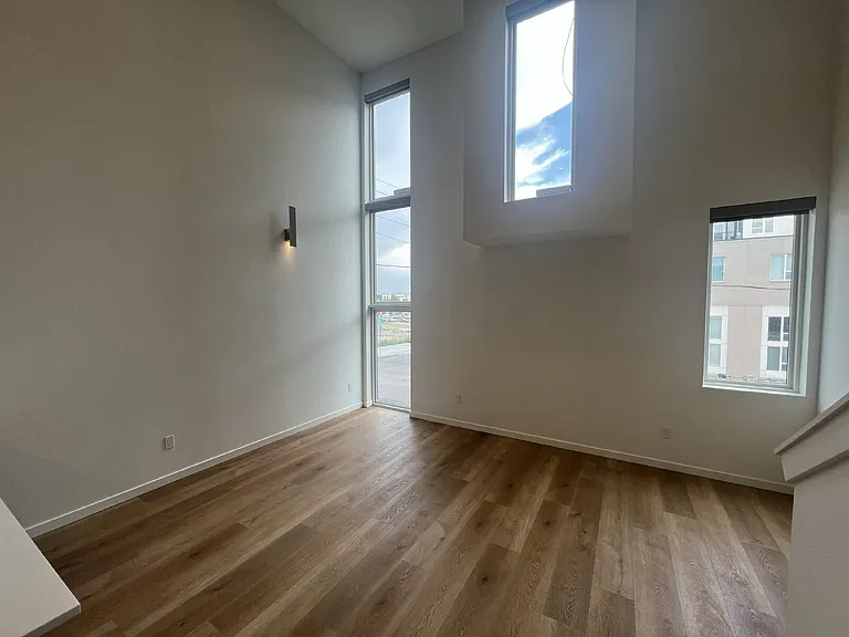 3700 N Marion St #102 — Photo 15