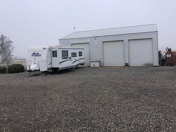 3 bay insulated shop