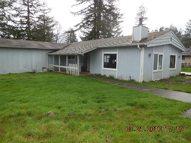907 N Harding Rd photo 1