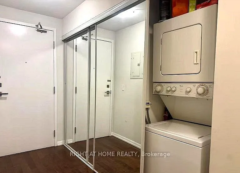 832 Bay St #902 — Photo 12