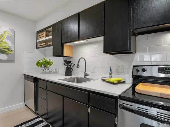 1098 Passover Rd APT 201A, Osage Beach, MO 65065