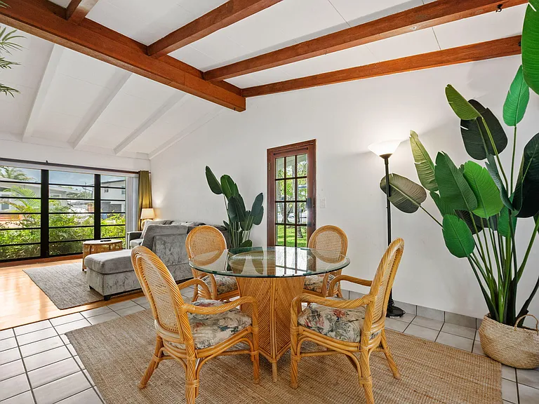 2512 Sugarloaf Ln — Photo 3