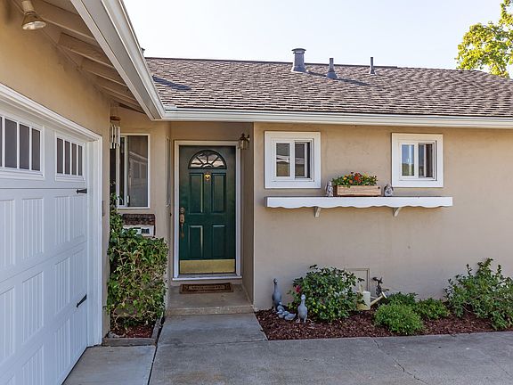 2nd image of 2916 La Jolla Ave