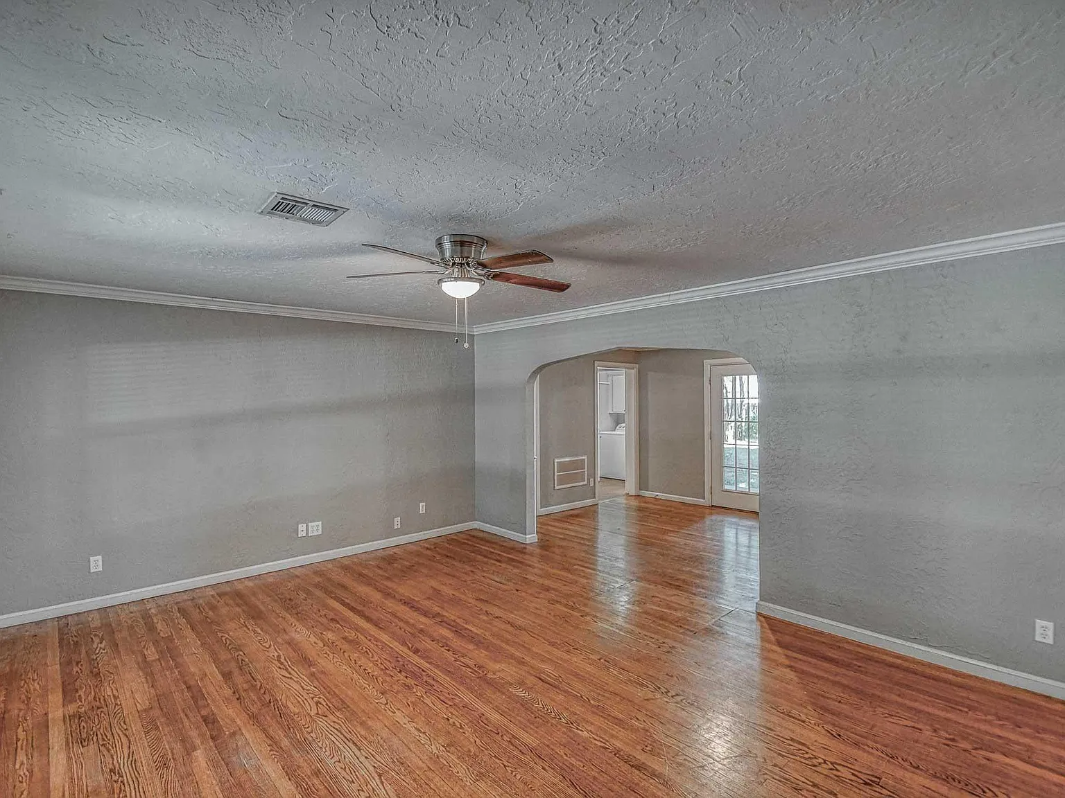 4 bed, 1614 sqft, $1,900 — Photo 3
