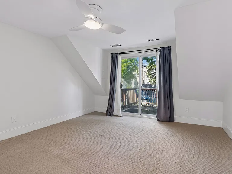 4432 Upton Ave S — Photo 22
