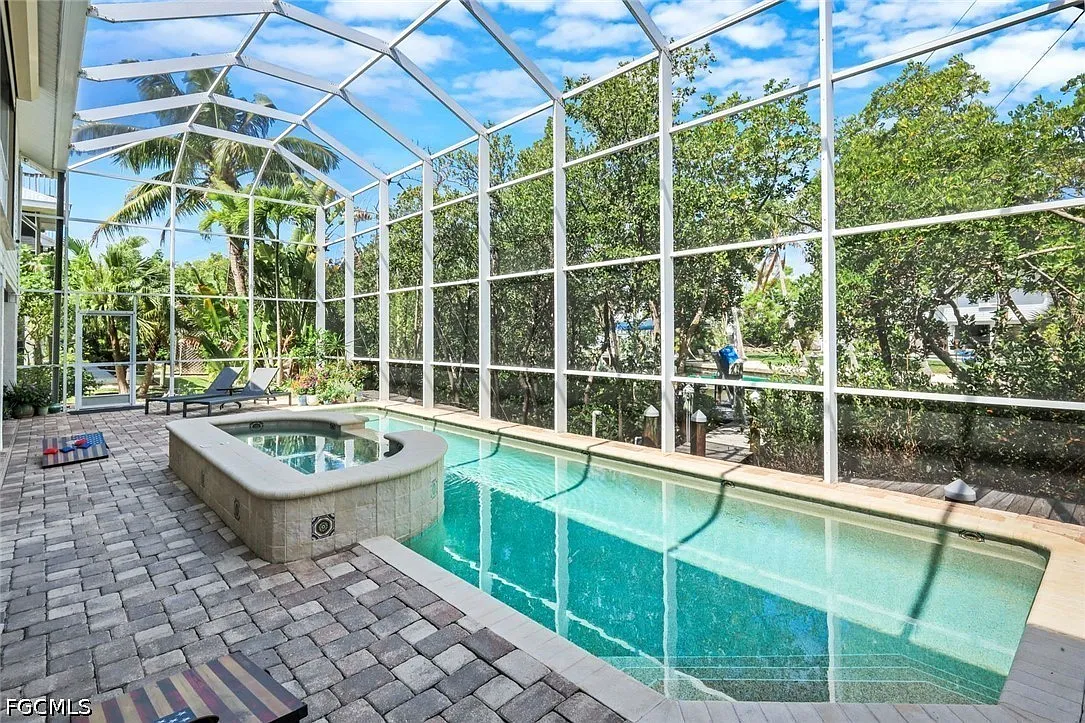 2 bed, 2.0 bath, 2934 sqft, $13,250 — Photo 1