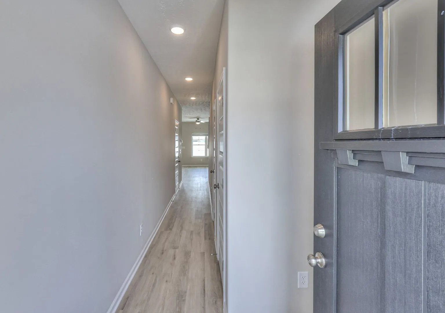 Brand New Luxury 3/2.5 Townhome - Move In Specials — Photo 4