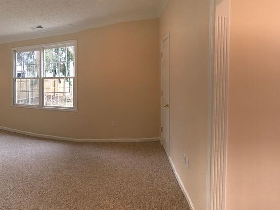 Entry/living area 1st floor