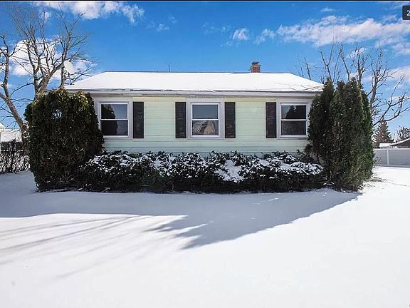 2nd image of 171 Cedargrove Cir #1