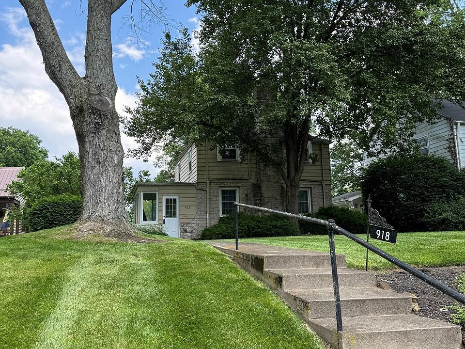 2nd image of 918 Francis Ave