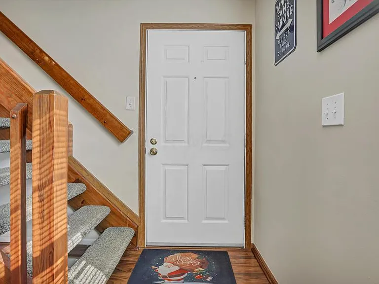 189 Hawkins Ln #F — Photo 5