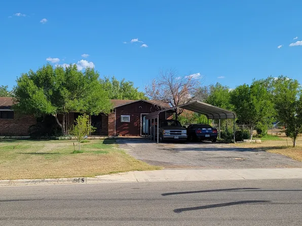 605 Medina St, Cotulla, TX 78014