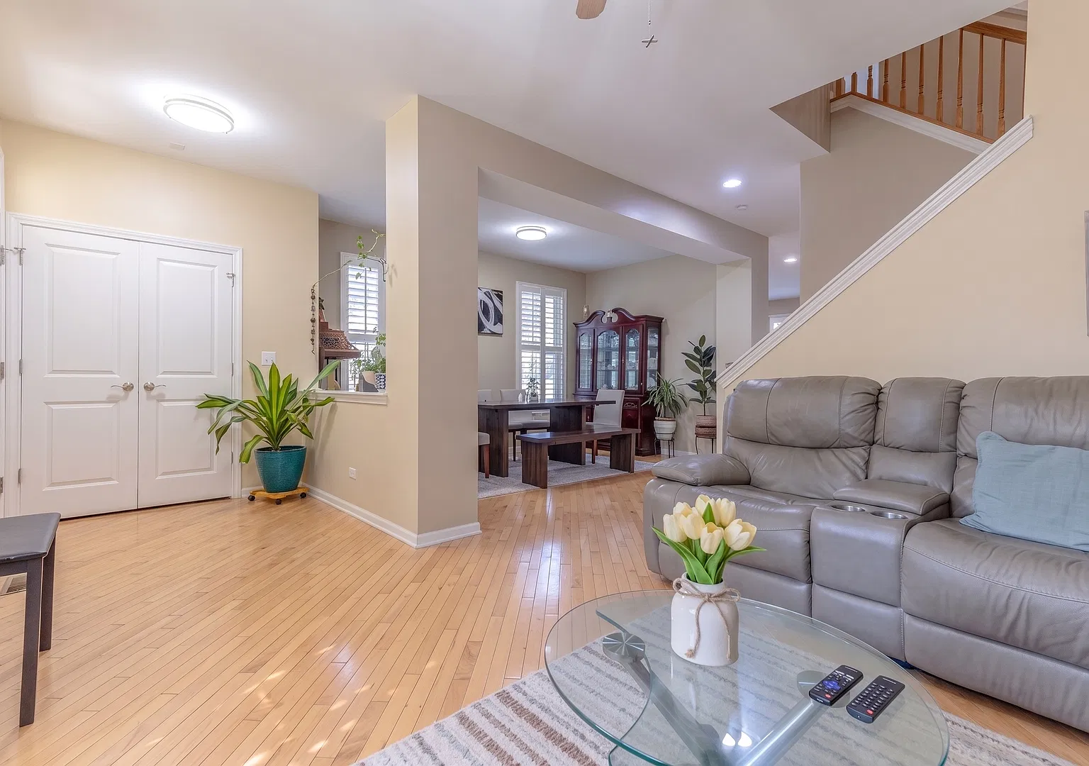 4 bed, 2.5 bath, 2679 sqft, $3,600 — Photo 3