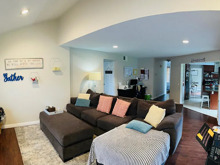 1582 Drake Ct — Photo 10