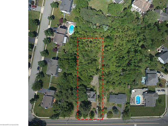 4th image of 697 Brookside Dr