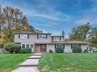 29 Guest Dr, Morganville, NJ 07751