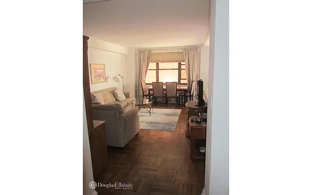 Rented by Douglas Elliman | media 23