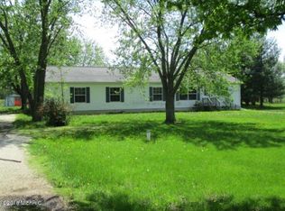 27526 H Dr N, Albion, MI 49224