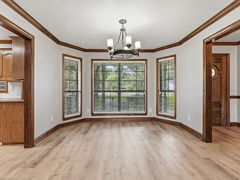 6970 Ellen Ln — Photo 8