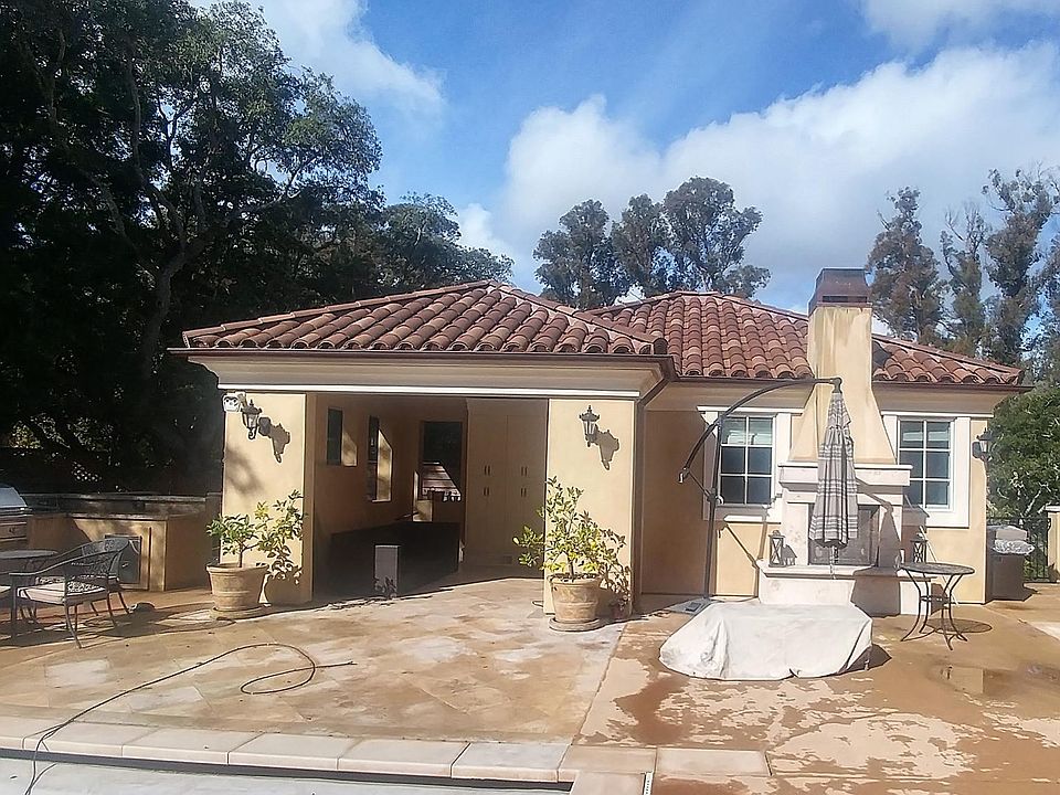 PRIVATE GUEST HOUSE IN LOWER NORTH HILLSBOROUGH