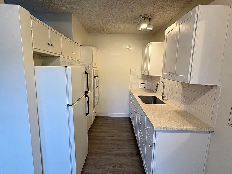 405 Corona Del Mar #4 — Photo 8