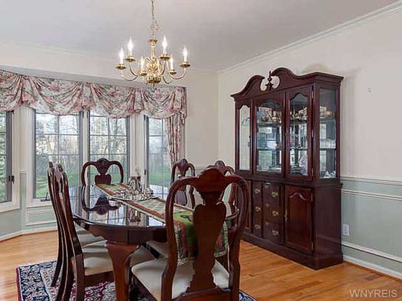 4th image of 19 E Pinelake Dr
