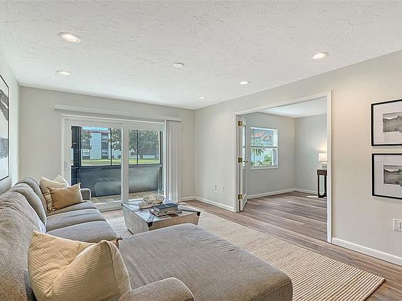 4th image of 3229 Beneva Rd Unit 101